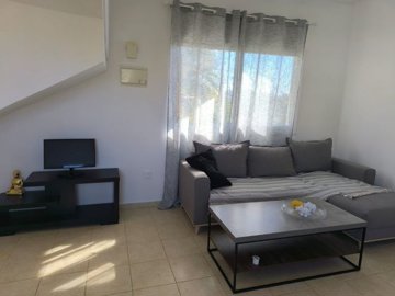 Town House For Rent  in  Peyia
