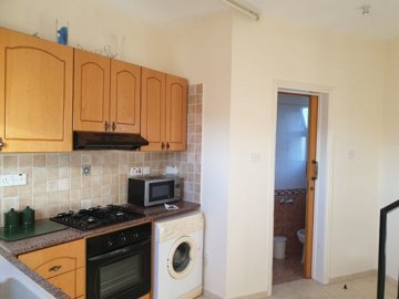 Town House For Rent  in  Peyia