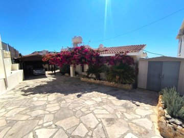 Detached Villa For Sale  in  Chlorakas