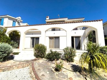 Detached Villa For Sale  in  Chlorakas