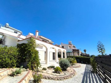 Detached Villa For Sale  in  Chlorakas