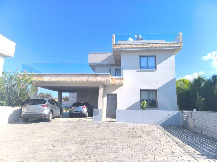 Image No.3-4 Bed Villa for sale