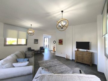 Detached Villa For Sale  in  Peyia - Sea Caves