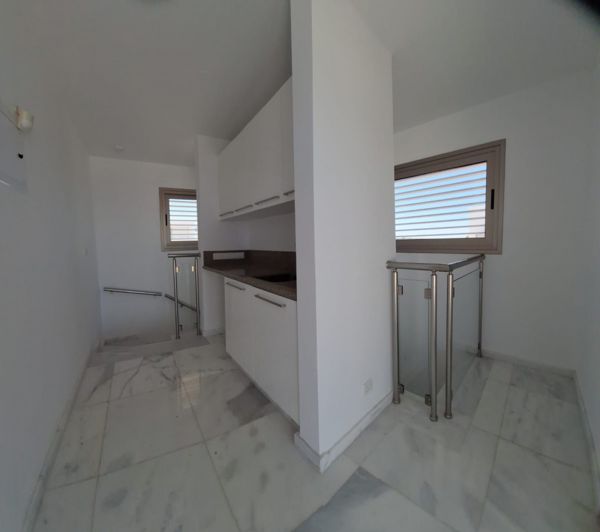 Image No.10-4 Bed Villa for sale