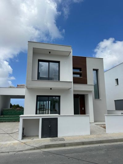 Image No.1-3 Bed Villa for sale