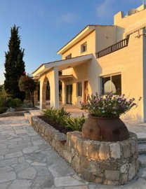 Bungalow For Sale  in  Tala - Kamares
