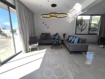 Detached Villa For Sale  in  Chlorakas