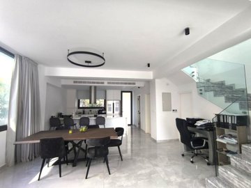 Detached Villa For Sale  in  Chlorakas