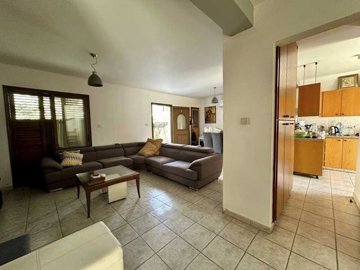Town House For Sale  in  Kato Paphos - Universal