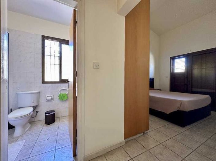 Image No.6-3 Bed Townhouse for sale