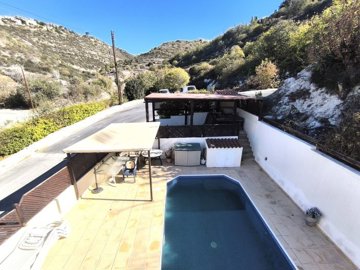 Detached Villa For Sale  in  Tsada