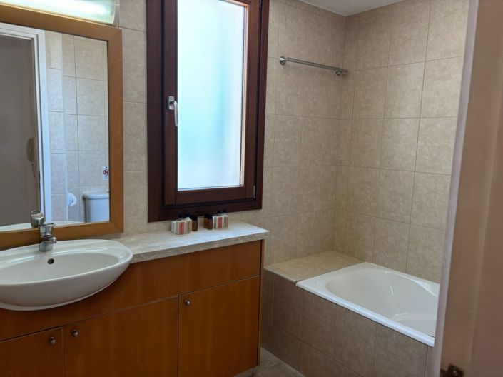 Image No.12-3 Bed Villa for sale