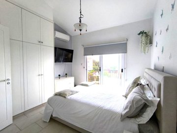 Town House For Sale  in  Armou