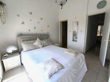 Town House For Sale  in  Armou