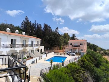 Town House For Sale  in  Armou