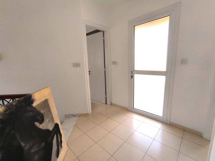 Image No.13-2 Bed Townhouse for sale