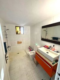 Bungalow For Sale  in  Chlorakas
