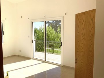 Detached Villa For Sale  in  Drouseia