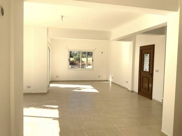 Detached Villa For Sale  in  Drouseia