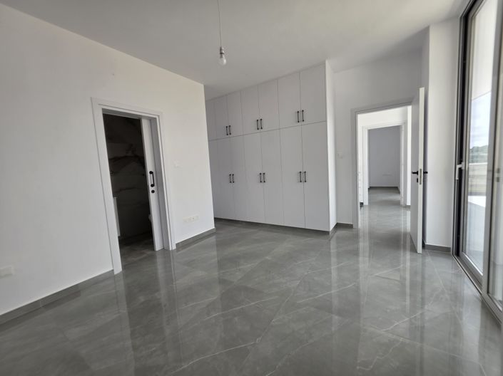 Image No.21-3 Bed Villa for sale