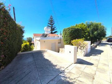 Bungalow For Sale  in  Tremithousa