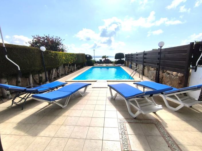 Image No.12-2 Bed Townhouse for sale