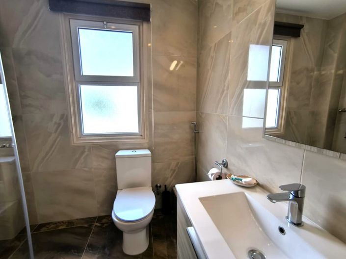 Image No.17-2 Bed Townhouse for sale