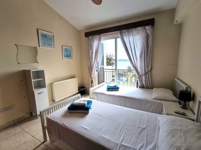 Image No.19-2 Bed Townhouse for sale