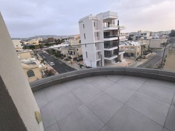 Apartment For Sale  in  Paphos Town