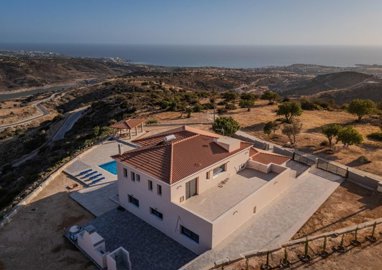 Detached Villa For Sale  in  Akoursos