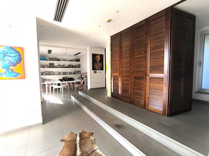 Image No.7-5 Bed Villa for sale