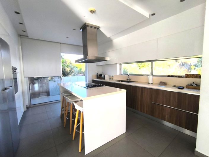 Image No.8-5 Bed Villa for sale