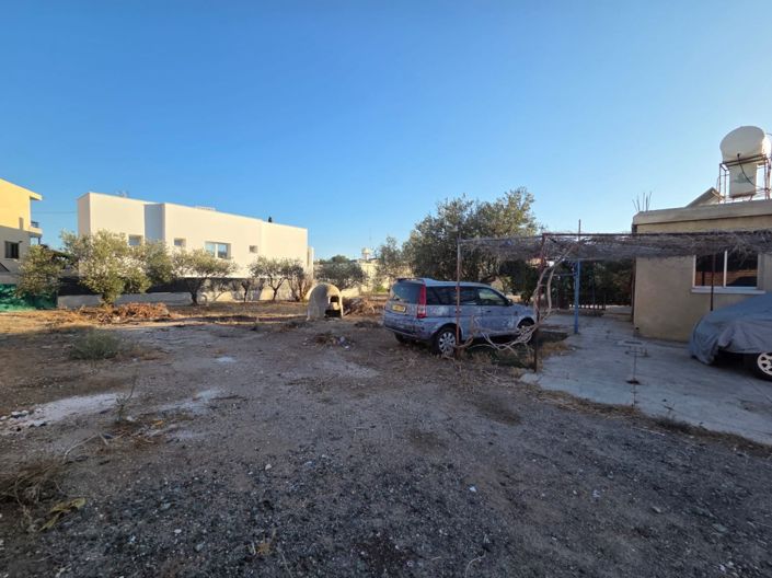 Image No.9-2 Bed Land for sale