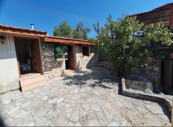 Image No.11-2 Bed Townhouse for sale