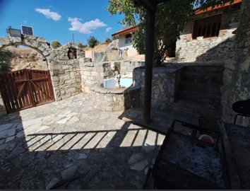 Traditional House For Sale  in  Filousa Kelokedaron