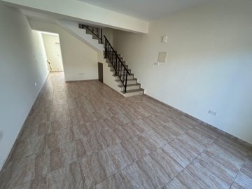 Town House For Sale  in  Anavargos