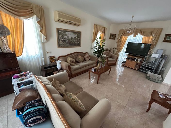 Image No.3-4 Bed Villa for sale