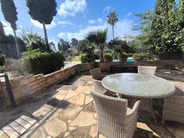 Ground Floor Apartment For Sale  in  Kato Paphos - Universal