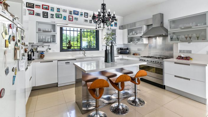 Image No.25-6 Bed Villa for sale