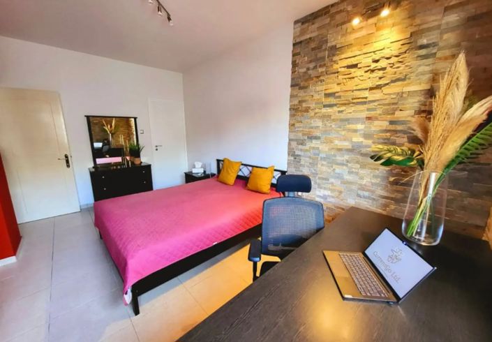 Image No.10-3 Bed Apartment for sale