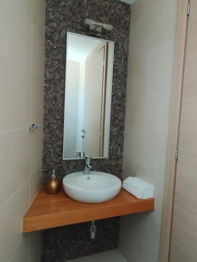 Image No.11-18 Bed Property for sale