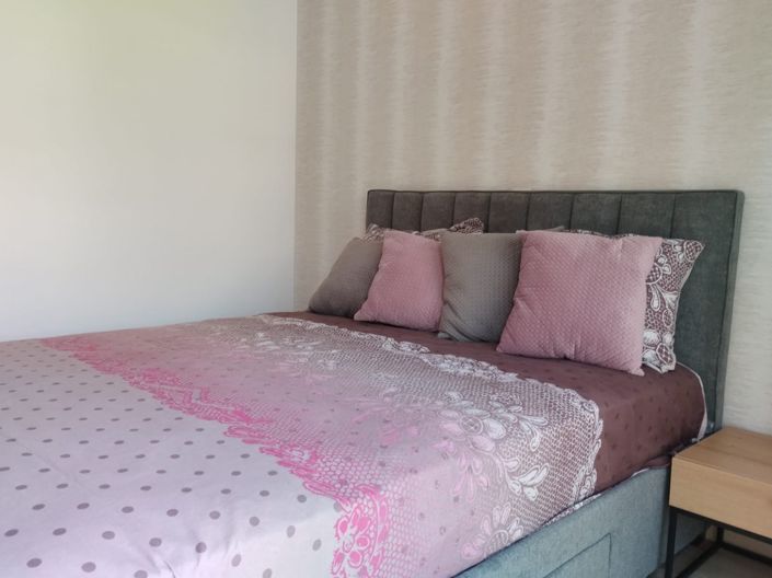 Image No.12-18 Bed Property for sale