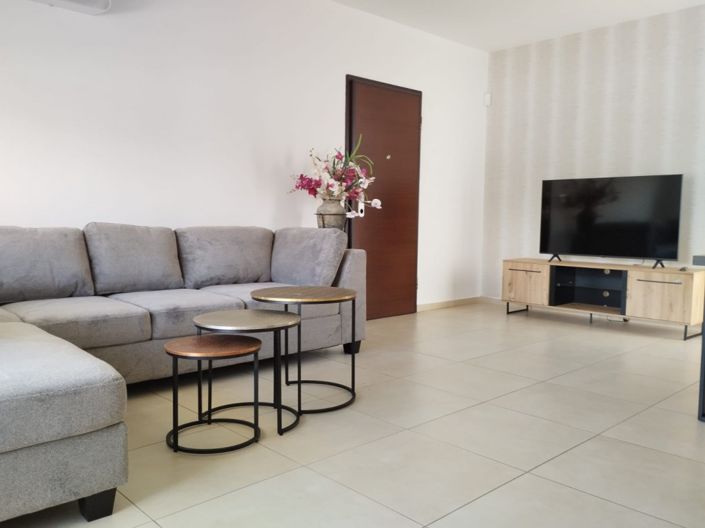 Image No.5-18 Bed Property for sale