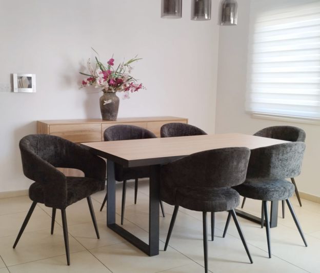 Image No.6-18 Bed Property for sale