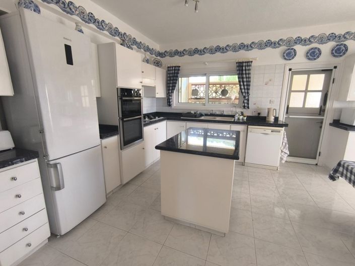 Image No.10-5 Bed Villa for sale