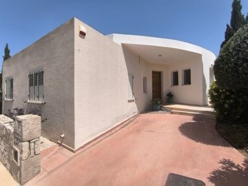 Bungalow For Sale  in  Chlorakas