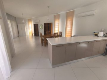 Bungalow For Sale  in  Chlorakas