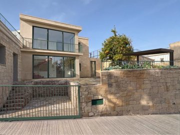 Traditional House For Sale  in  Marathounta