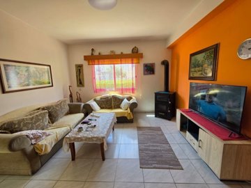 Semi Detached Villa For Sale  in  Paphos Town