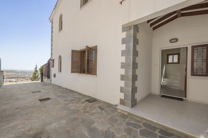 Image No.3-3 Bed Villa for sale